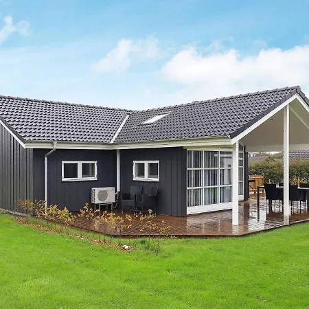 8 Person Holiday In Lemvig
