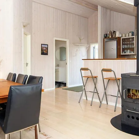 8 Person Holiday In Lemvig