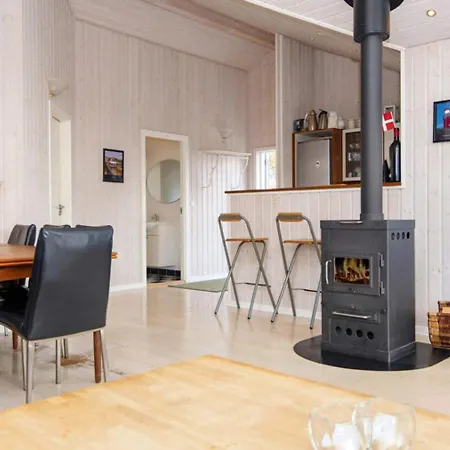 8 Person Holiday In Semesterbostad