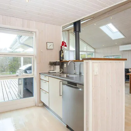 8 Person Holiday In