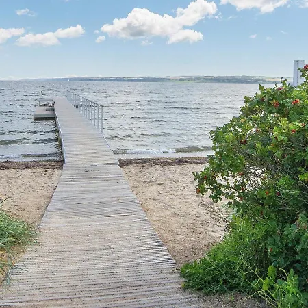 8 Person Holiday In