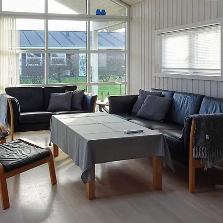 8 Person Holiday In Semesterbostad