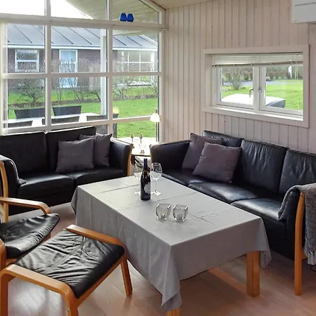 8 Person Holiday In *