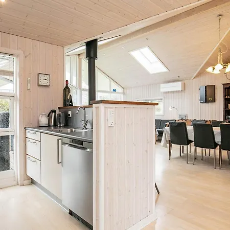 8 Person Holiday In Semesterbostad