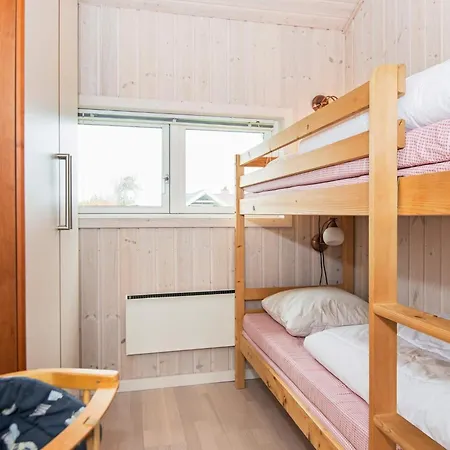 8 Person Holiday In *