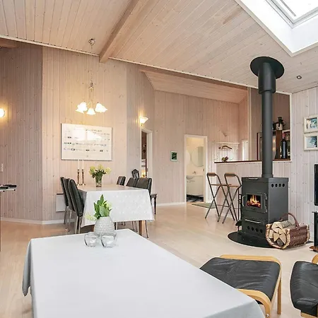 8 Person Holiday In Semesterbostad Lemvig