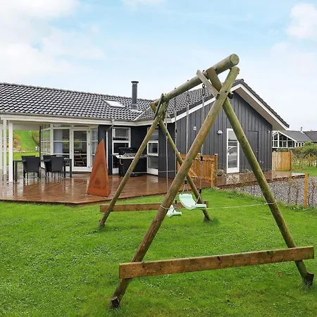 8 Person Holiday In Semesterbostad Lemvig